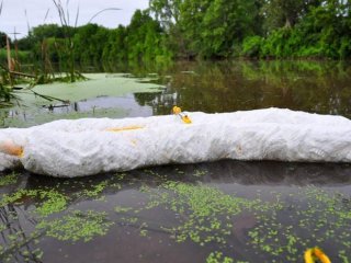assorbenti per sversamenti in acqua
